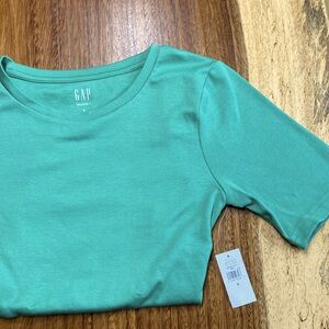 Womens GAP Modern T, size S